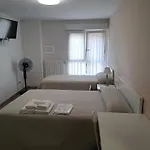 Hostel Iruna *