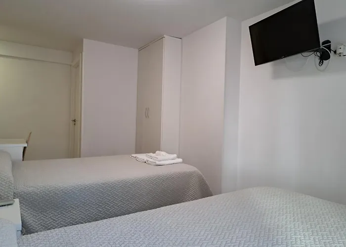 Iruna Hostal Santurtzi